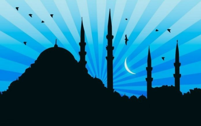 Новая луна возвещает о начале месяца Рамадан