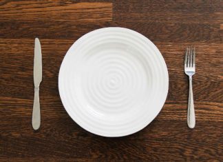 Пустая тарелка, голод во время поста